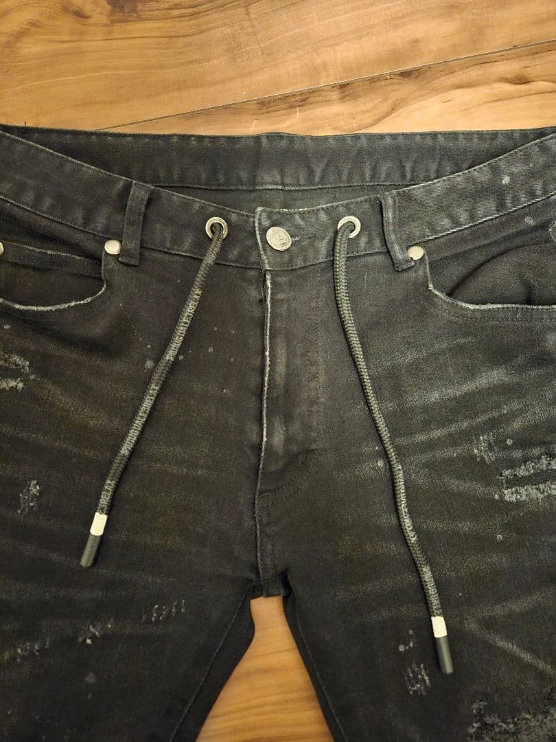 1PIU1UGUALE3 RELAX　ブラック ダメージデニムパンツ