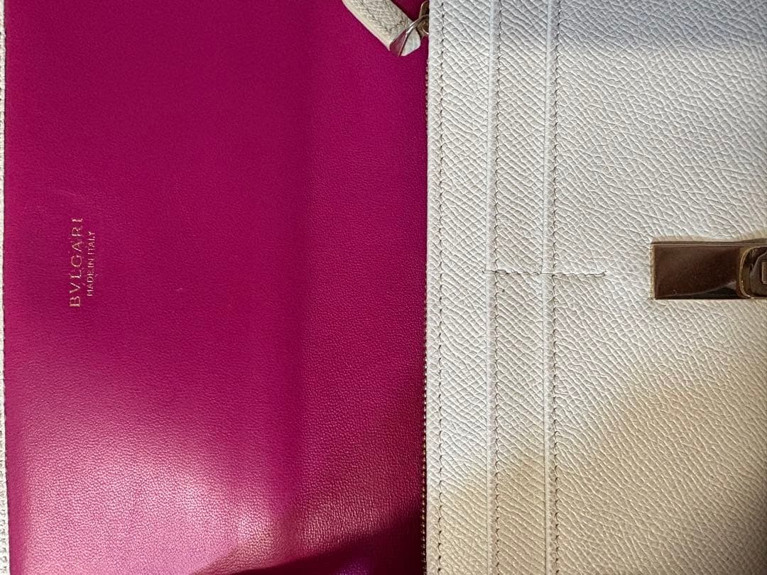 BVLGARI ホワイト 長財布　箱付き