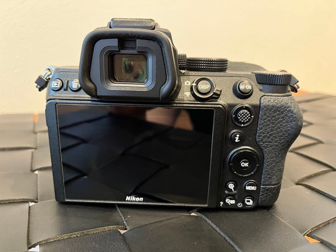 【美品】Nikon Z5 ボディ ニコン ミラーレスカメラ