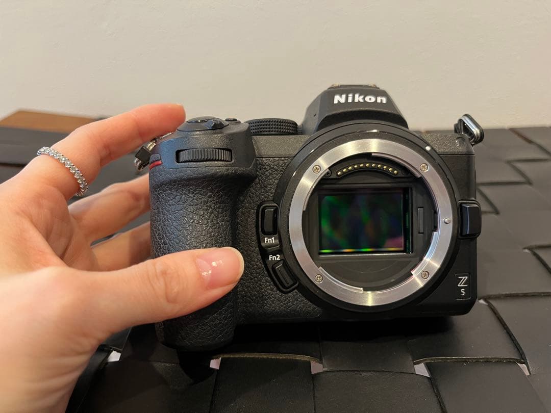 【美品】Nikon Z5 ボディ ニコン ミラーレスカメラ