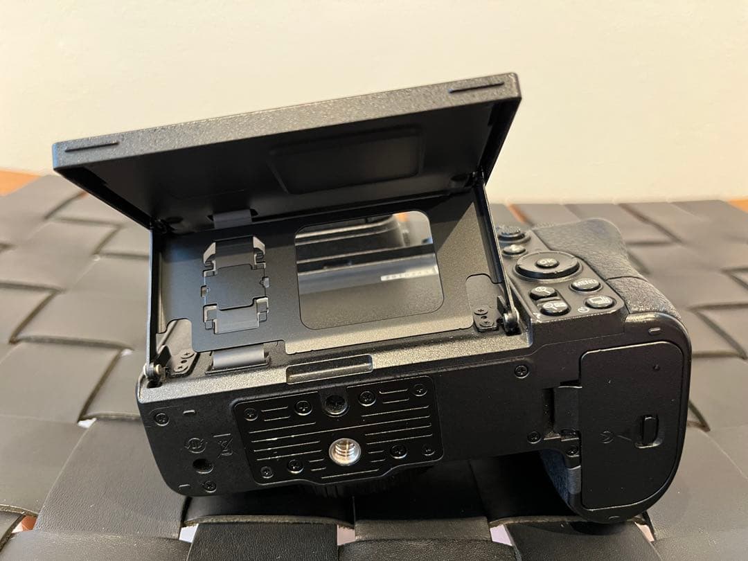 【美品】Nikon Z5 ボディ ニコン ミラーレスカメラ