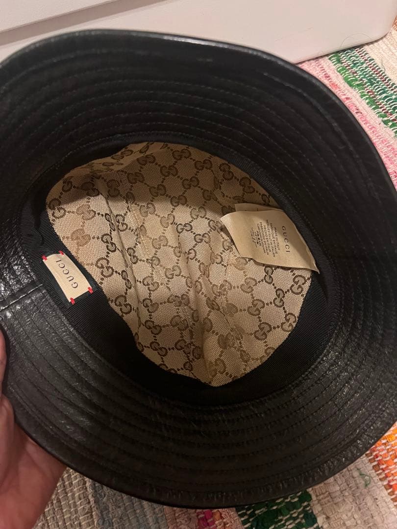 GUCCI レザーバケットハット