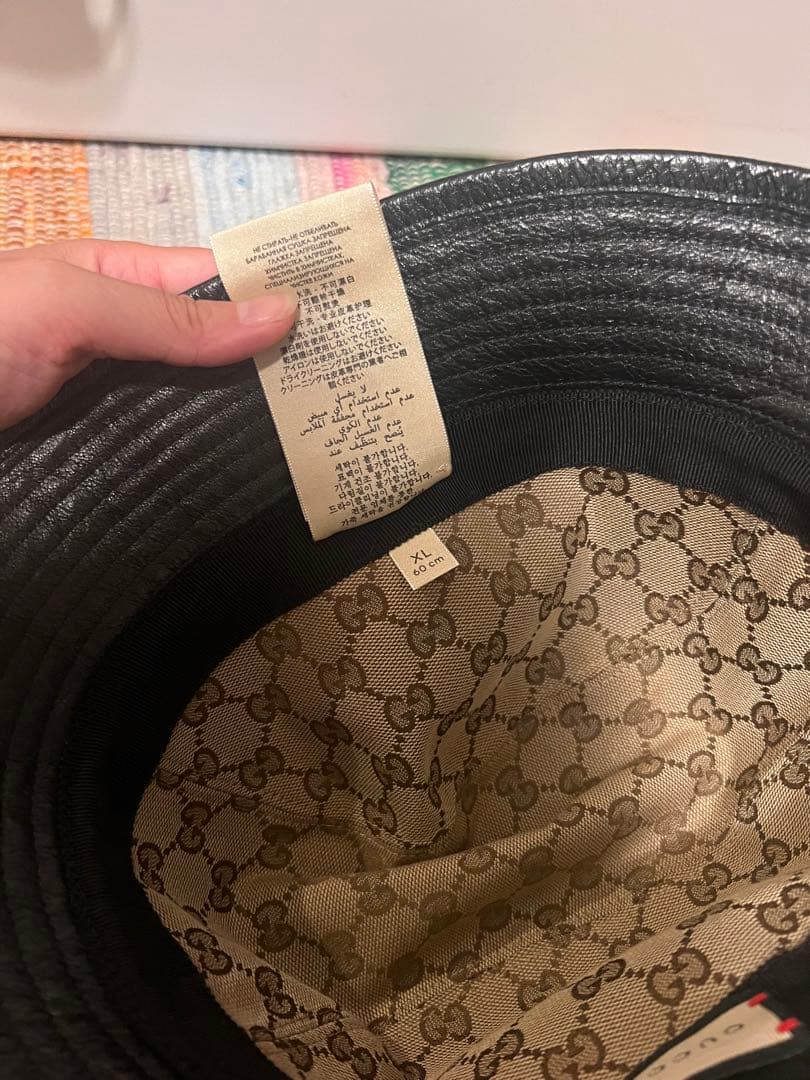 GUCCI レザーバケットハット