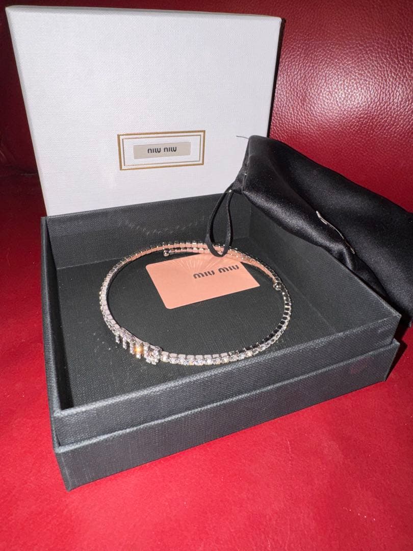 MIU MIU クリスタルネックレス