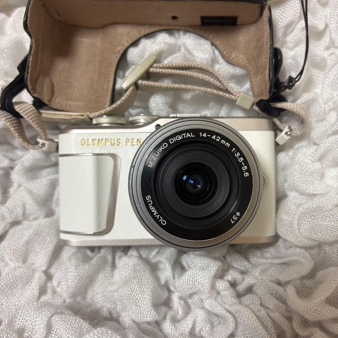 お値下げ中！OLYMPUS PEN E-PL9 ミラーレス一眼