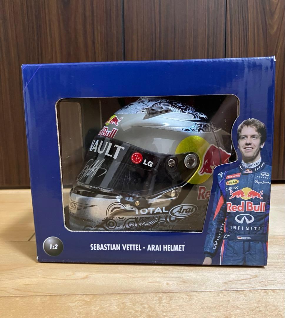 F1 2010 ベッテル 直筆サイン入り ミニヘルメット レッドブル