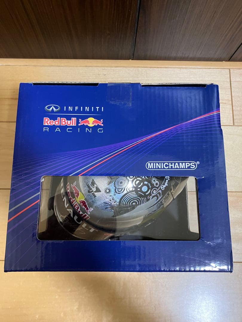 F1 2010 ベッテル 直筆サイン入り ミニヘルメット レッドブル