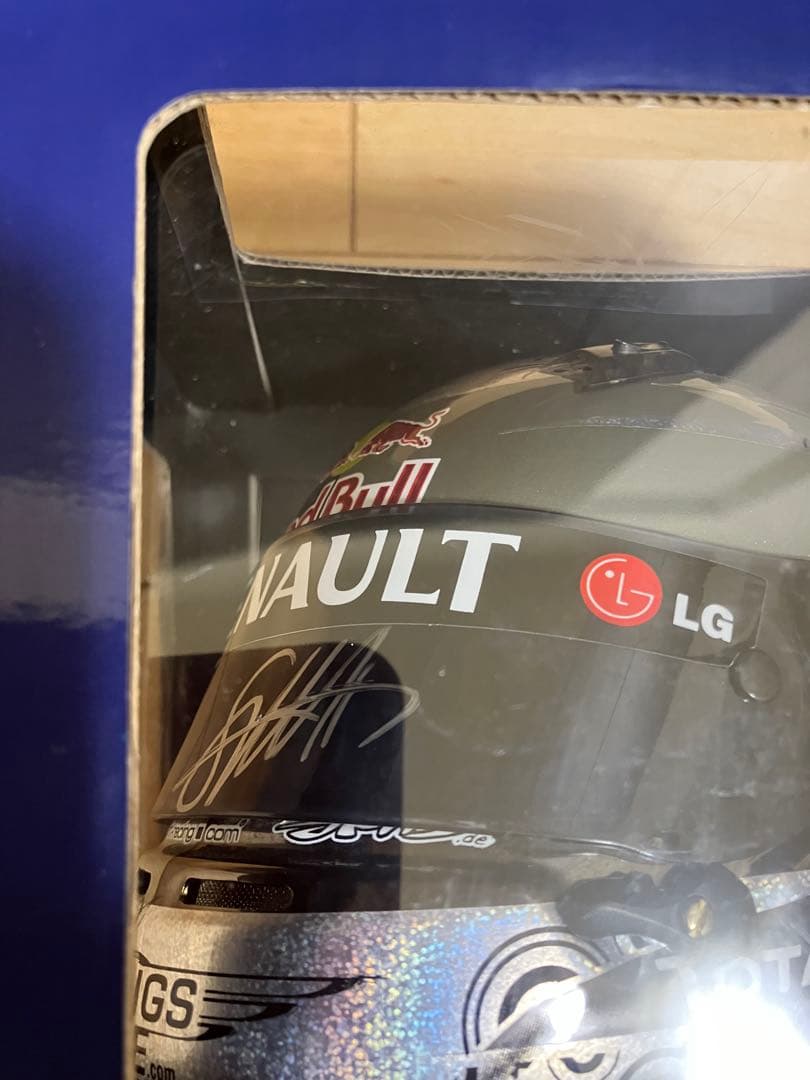 F1 2010 ベッテル 直筆サイン入り ミニヘルメット レッドブル