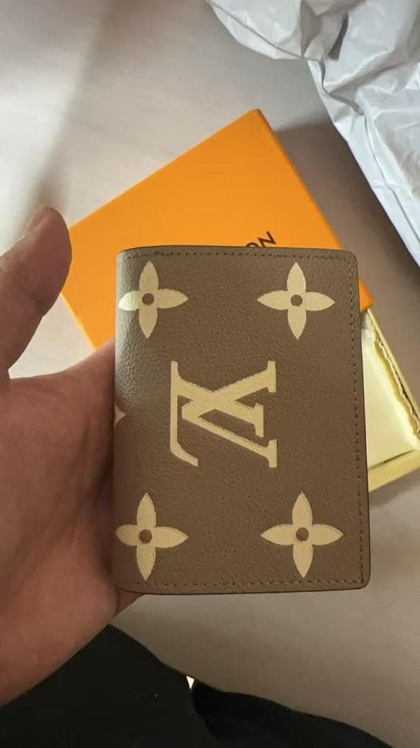 期間限定価格 二つ折り財布 カーキ色