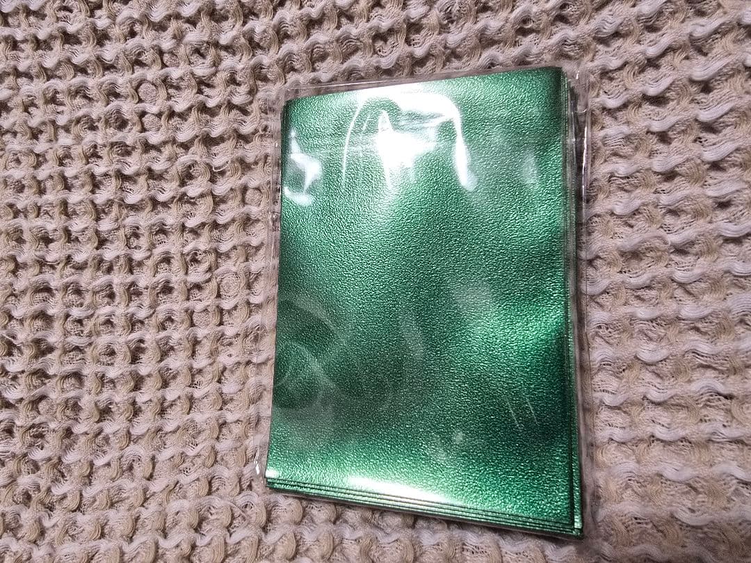 遊戯王　メタリックグリーン　初期ロゴ　スリーブ　未開封　デラックス