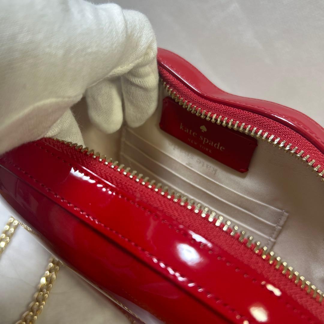 新品未使用　katespade リップ型チェーンクラッチ2way バッグ