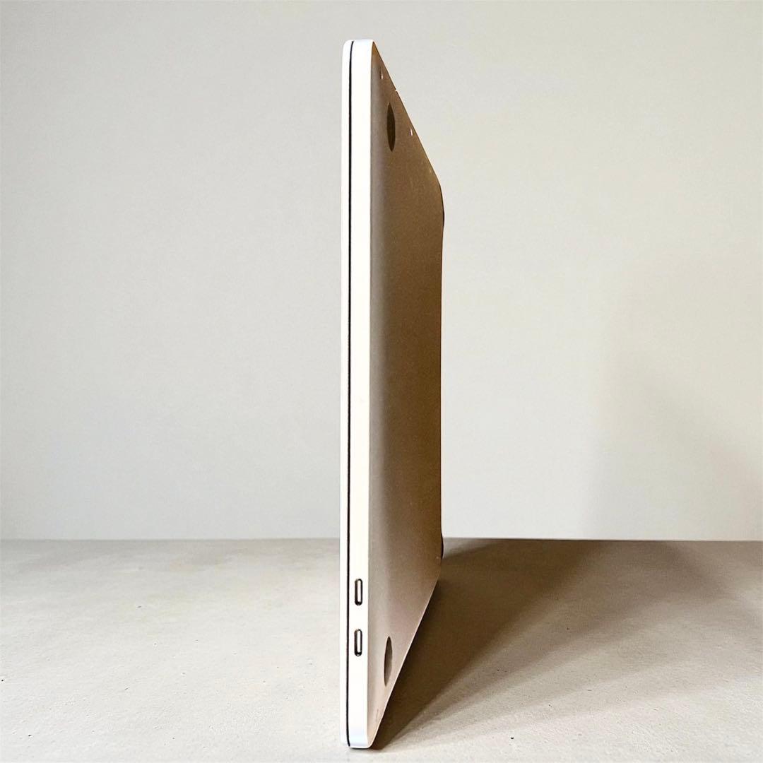 【MacBook】Pro2019箱付き・収納バッグ・保護フィルム・ハブ付き(中古