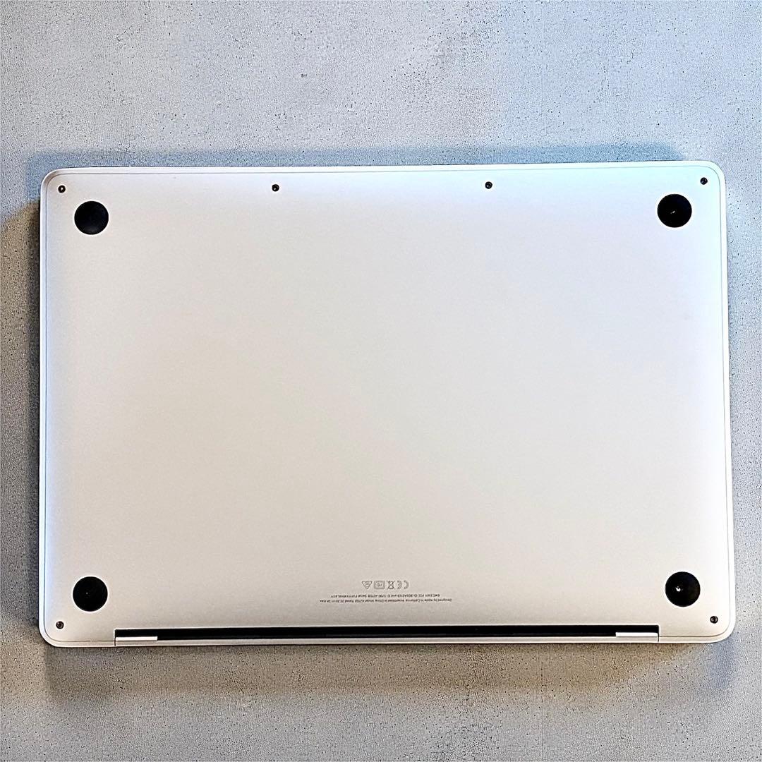 【MacBook】Pro2019箱付き・収納バッグ・保護フィルム・ハブ付き(中古