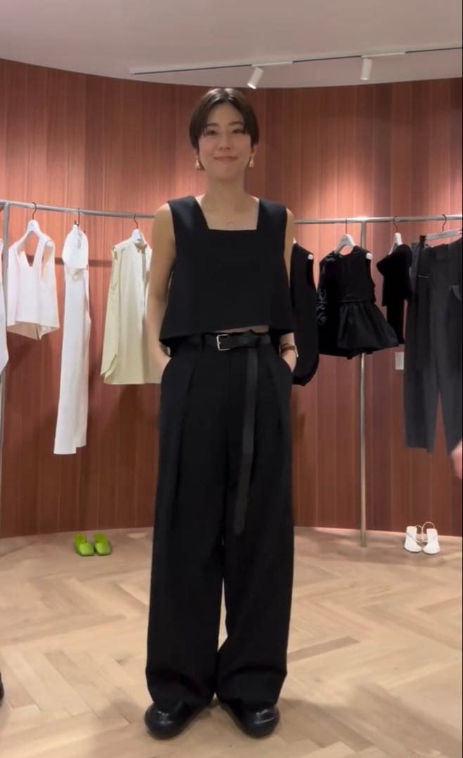 machattマチャット　 クロップドベスト　ブラック 正規品