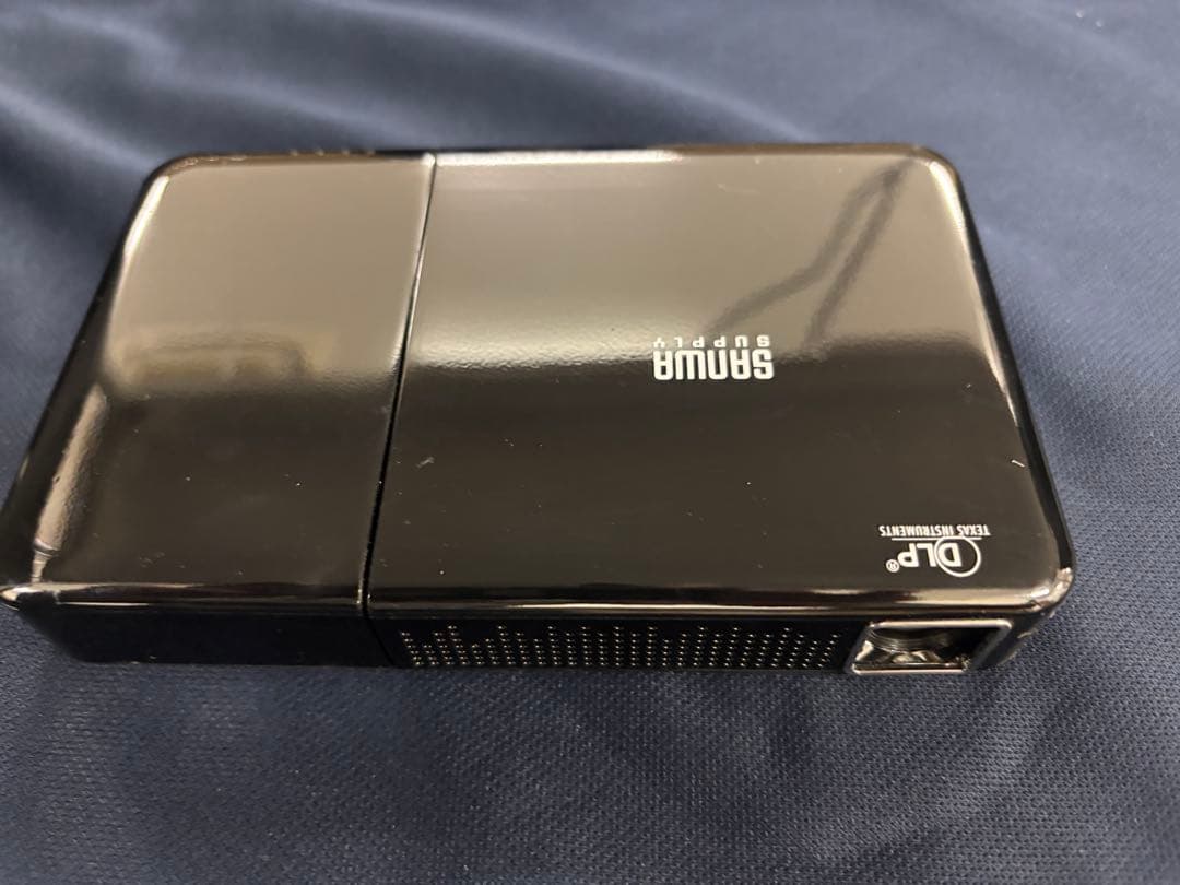希少品　サンワ　ポータブルプロジェクター 400-PRJ026