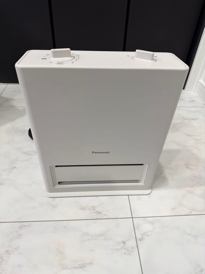 最終価格　2025年製　パナソニック DS-FAS1200-W ファンヒーター