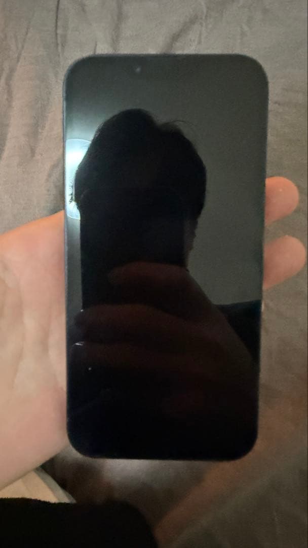 Apple iPhone 13 ブラック （ミッドナイト）本体