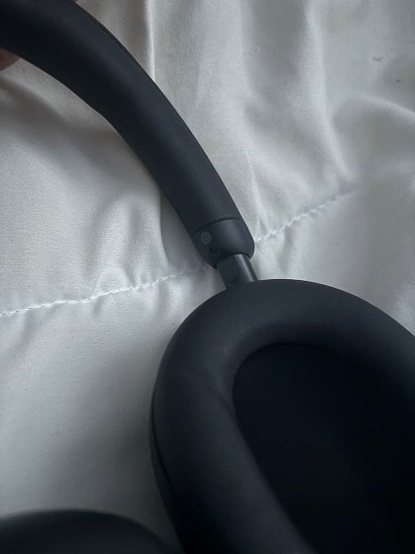 美品　SONY WH1000XM5 ワイヤレスノイズキャンセリングヘッドホン