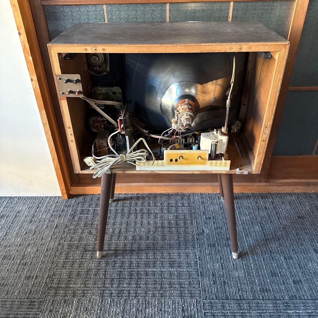 白黒テレビ　ブラウン管テレビ　ヴィンテージ