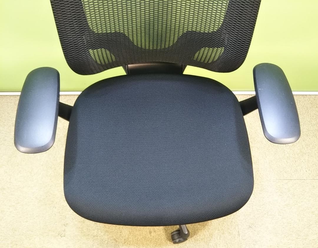 aw　オカムラ　シルフィーチェア　ローバック　固定肘　前傾機能　メッシュ　中古品