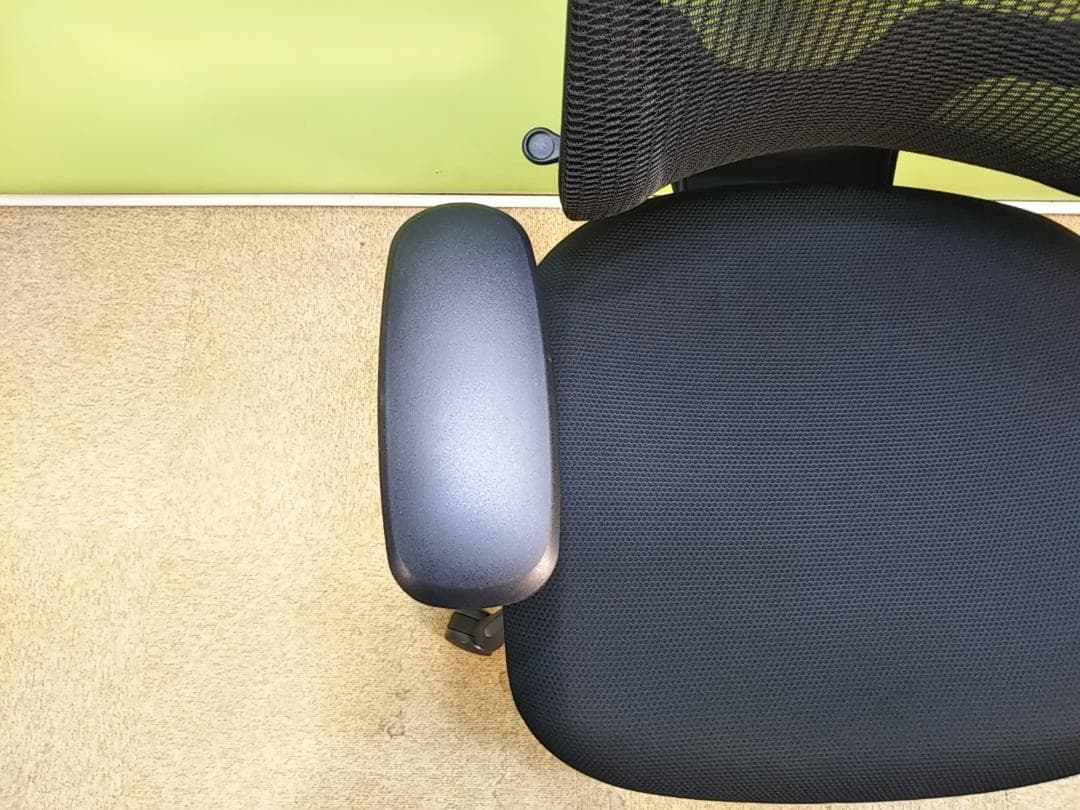 aw　オカムラ　シルフィーチェア　ローバック　固定肘　前傾機能　メッシュ　中古品