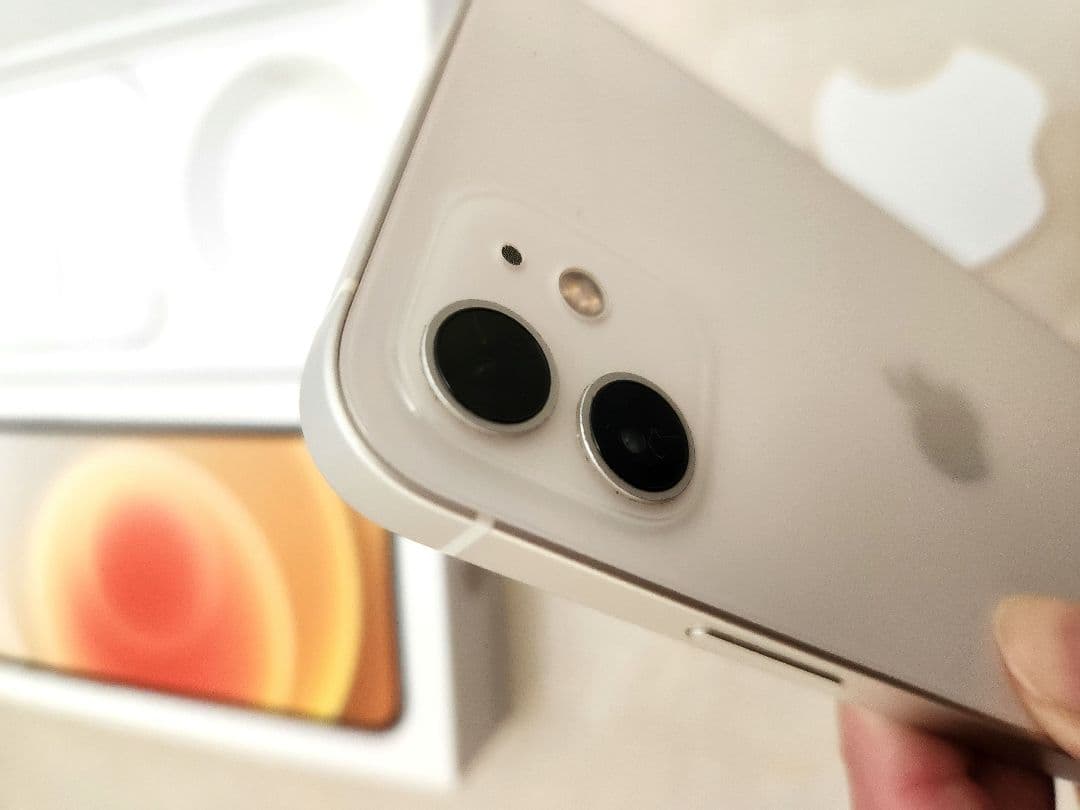 iPhone 12 ホワイト 本体　SIMフリー