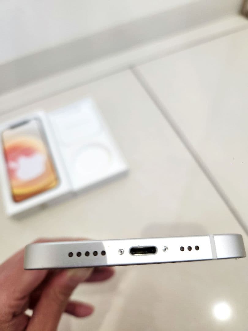 iPhone 12 ホワイト 本体　SIMフリー