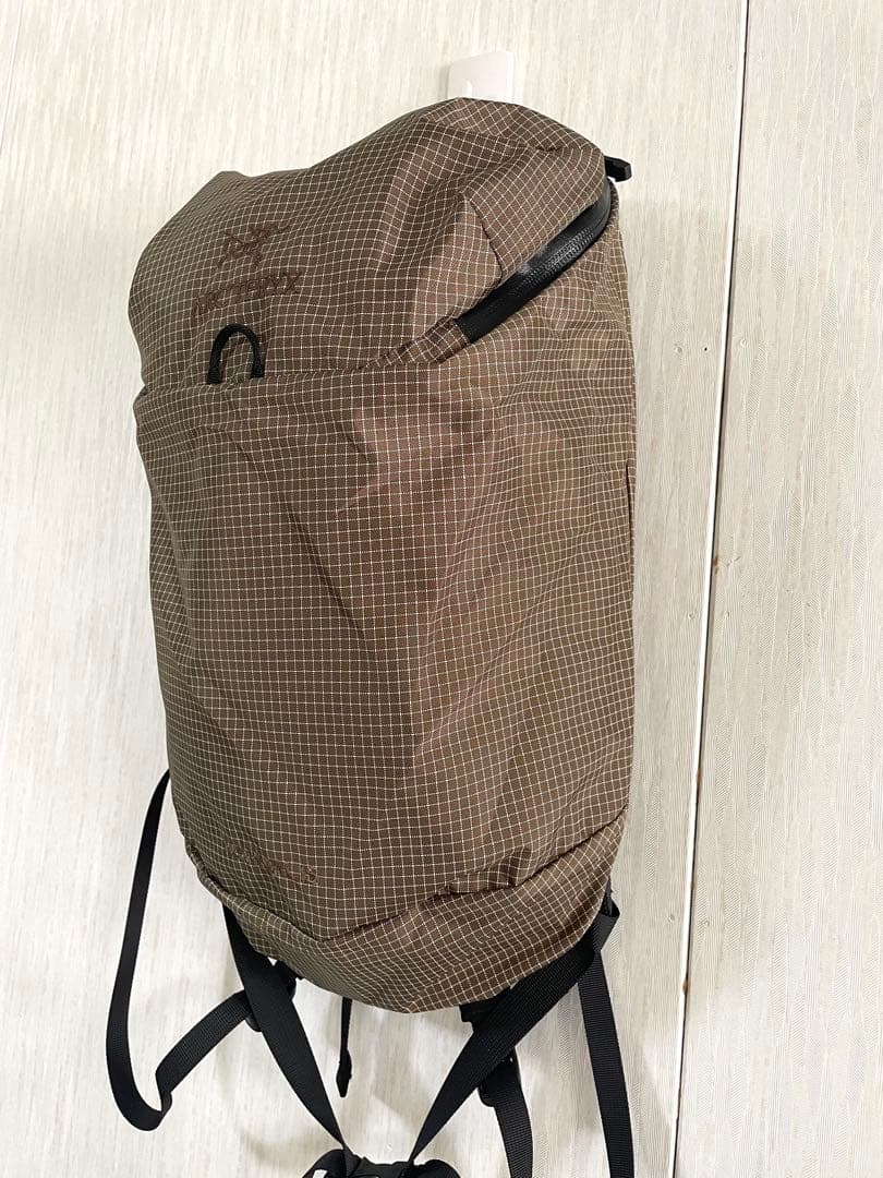 アークテリクス　コンシール 15バックパック カーキ新品未使用