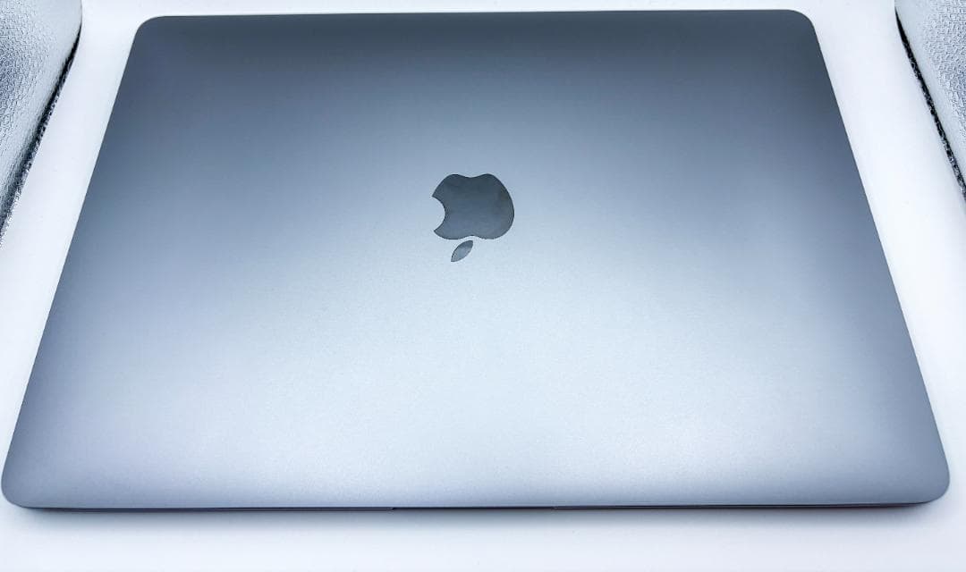 【美品】Macbook Air 2020 Intel Core i5　箱付属