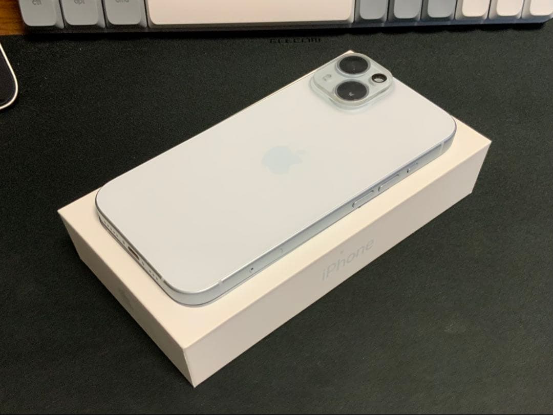 美品｜iPhone 15｜128GBブルー・外箱・新品ガラスフィルム