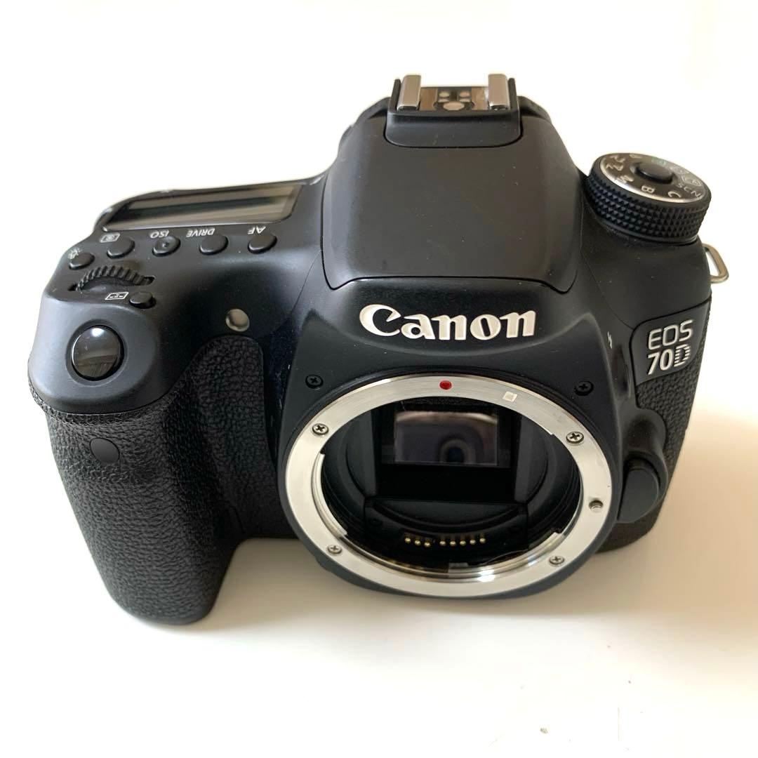 美品　一眼レフ　Canon EOS 70D ダブルズームキット　　フルセット