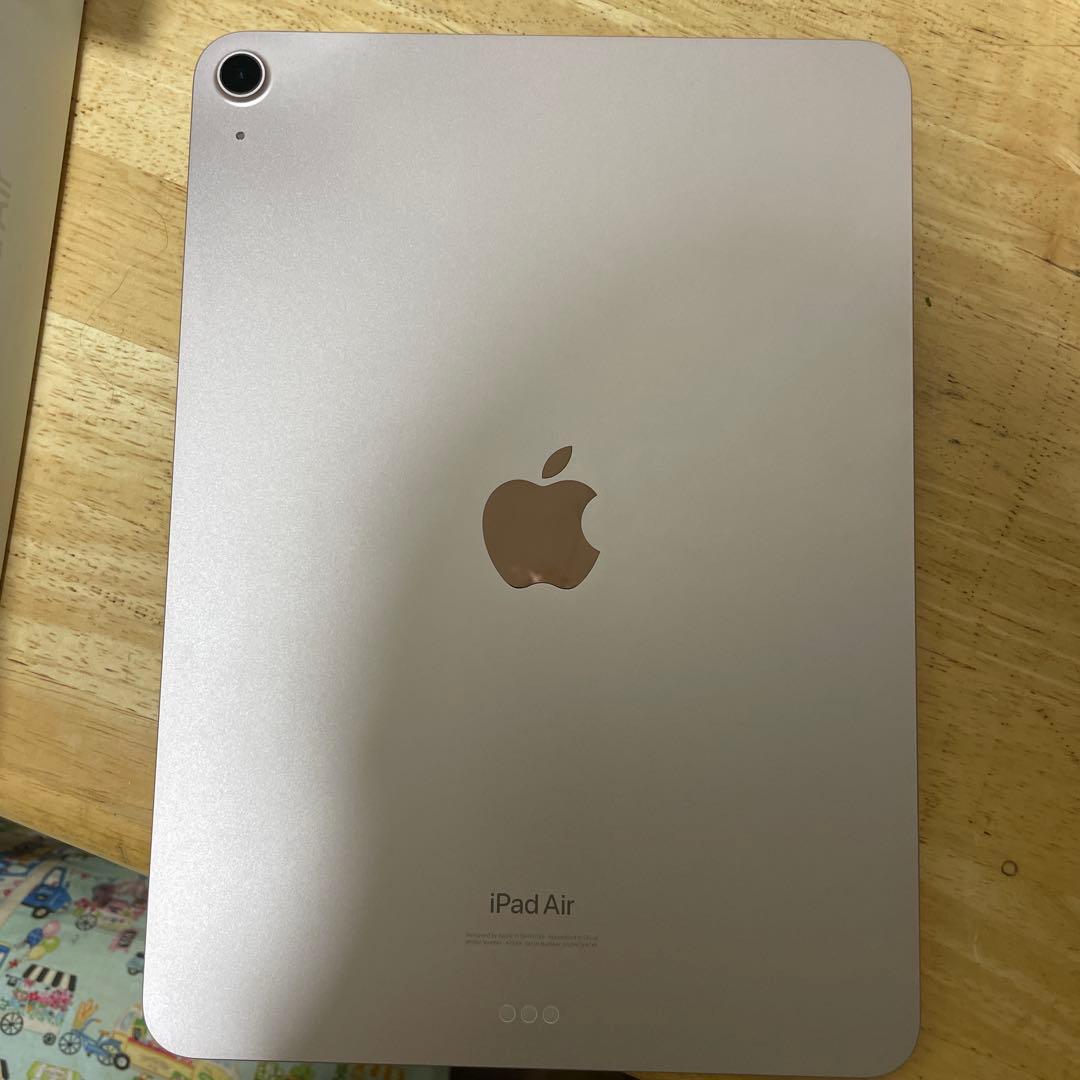 Apple iPad Air (第5世代) 64GB ゴールド　Wi-Fiモデル