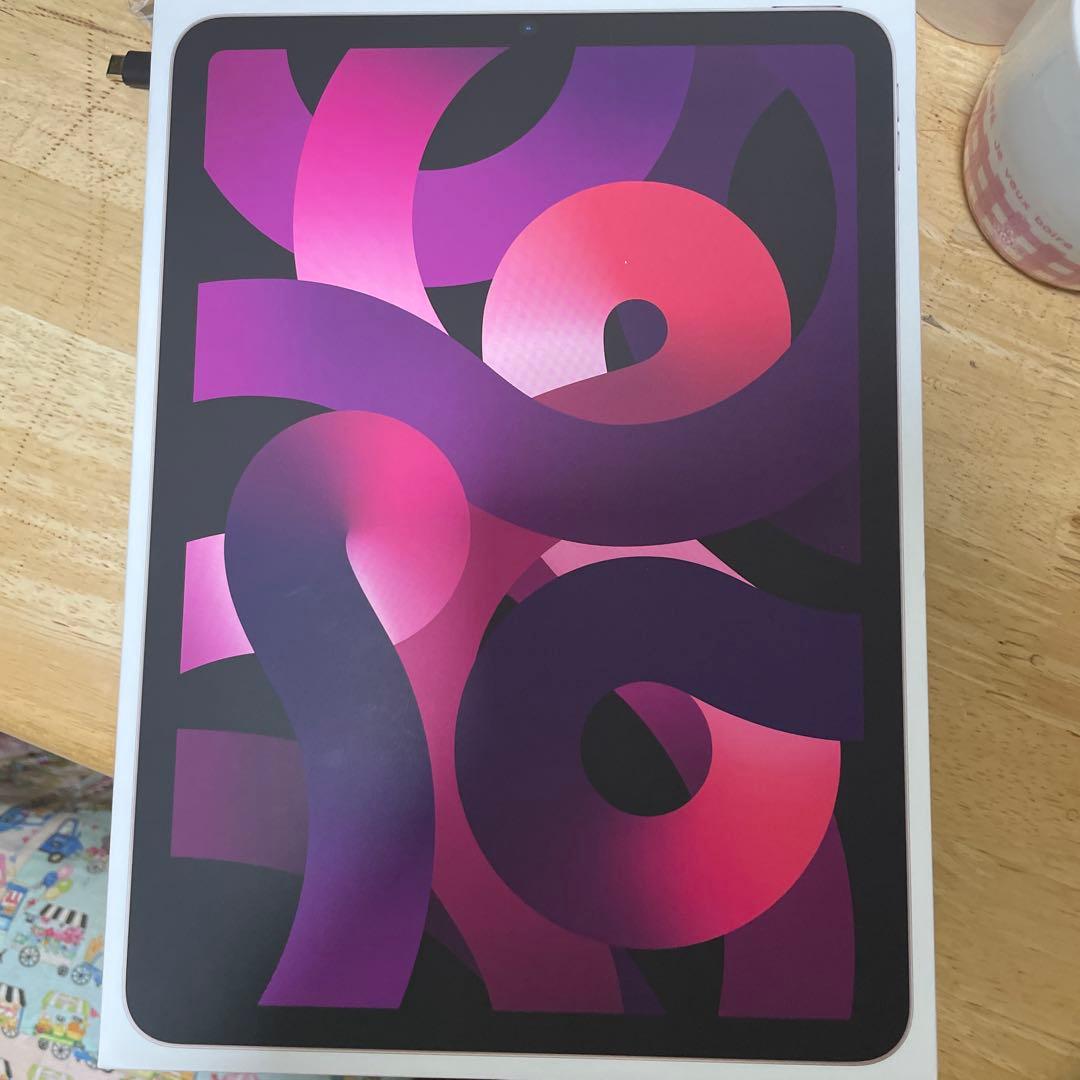 Apple iPad Air (第5世代) 64GB ゴールド　Wi-Fiモデル