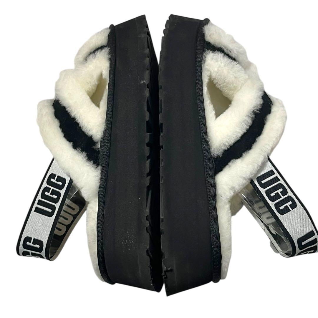美品　アグ　UGG ディスコクロススライド　サンダル　ファー　25cm 白　黒