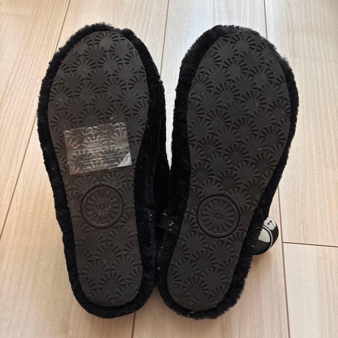 UGG ブラックファー スライドサンダル