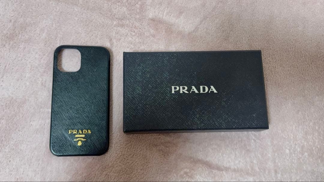 PRADA ブラックレザー iPhone14ケース