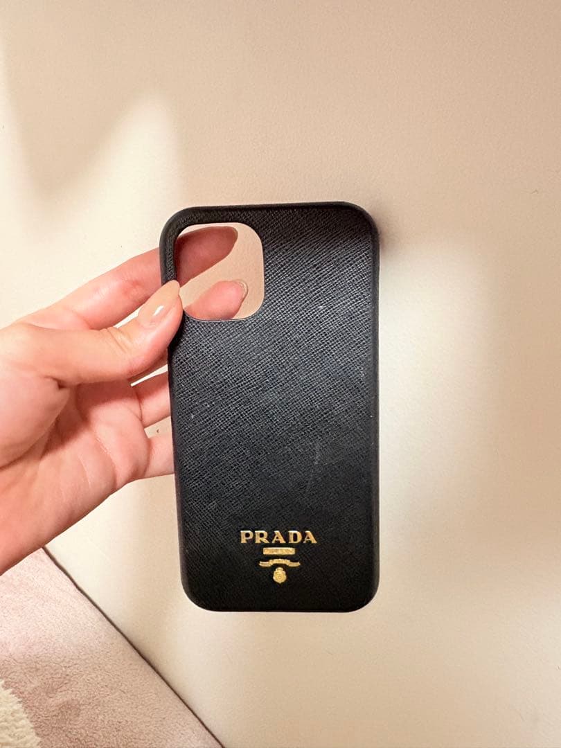 PRADA ブラックレザー iPhone14ケース