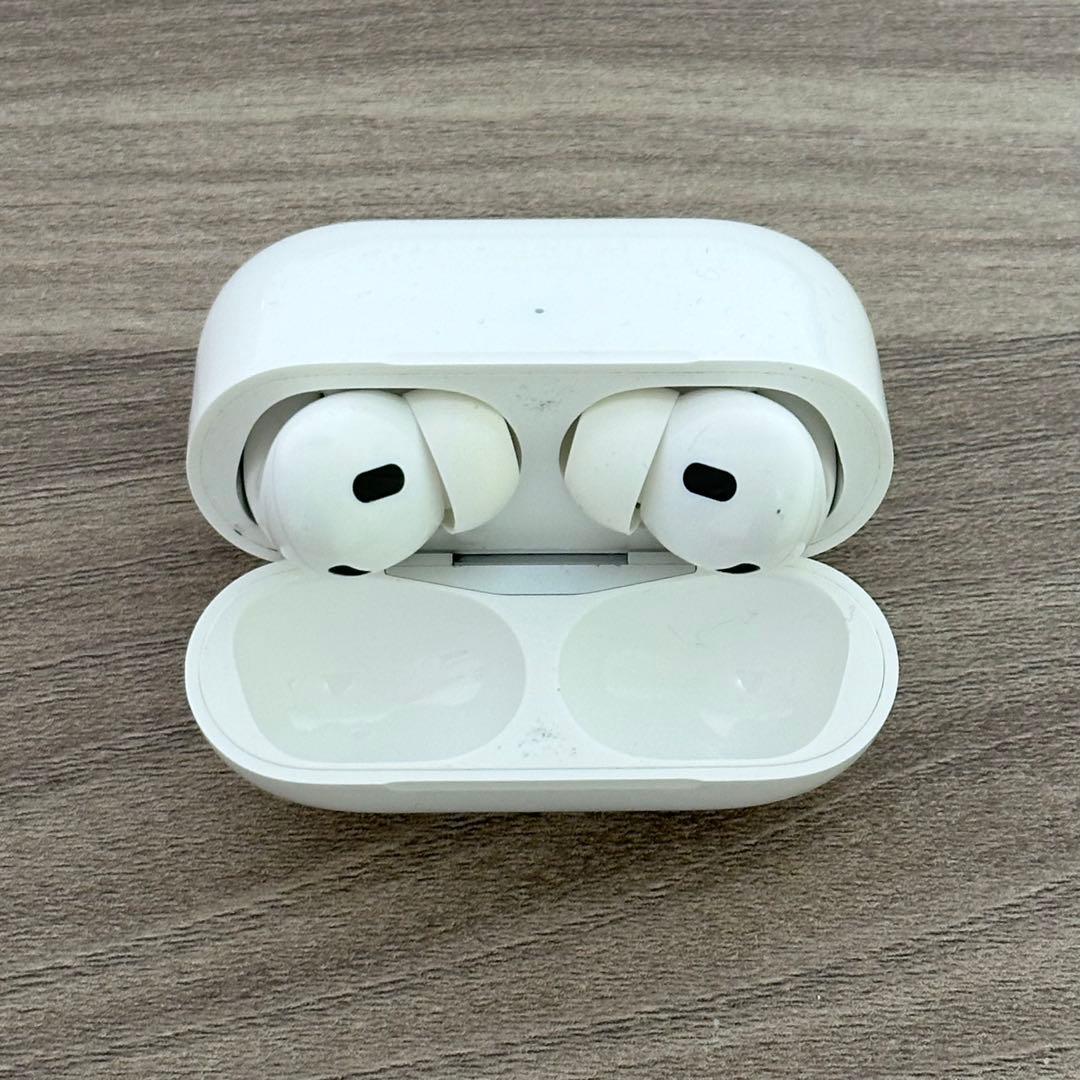 抹*茶様 【中古】AirPods Pro 2 Lightning 本体 充電ケー