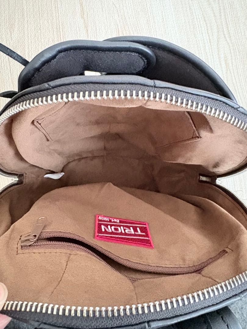 TRION 黒 野球グローブ メッシュバックパックスタイル