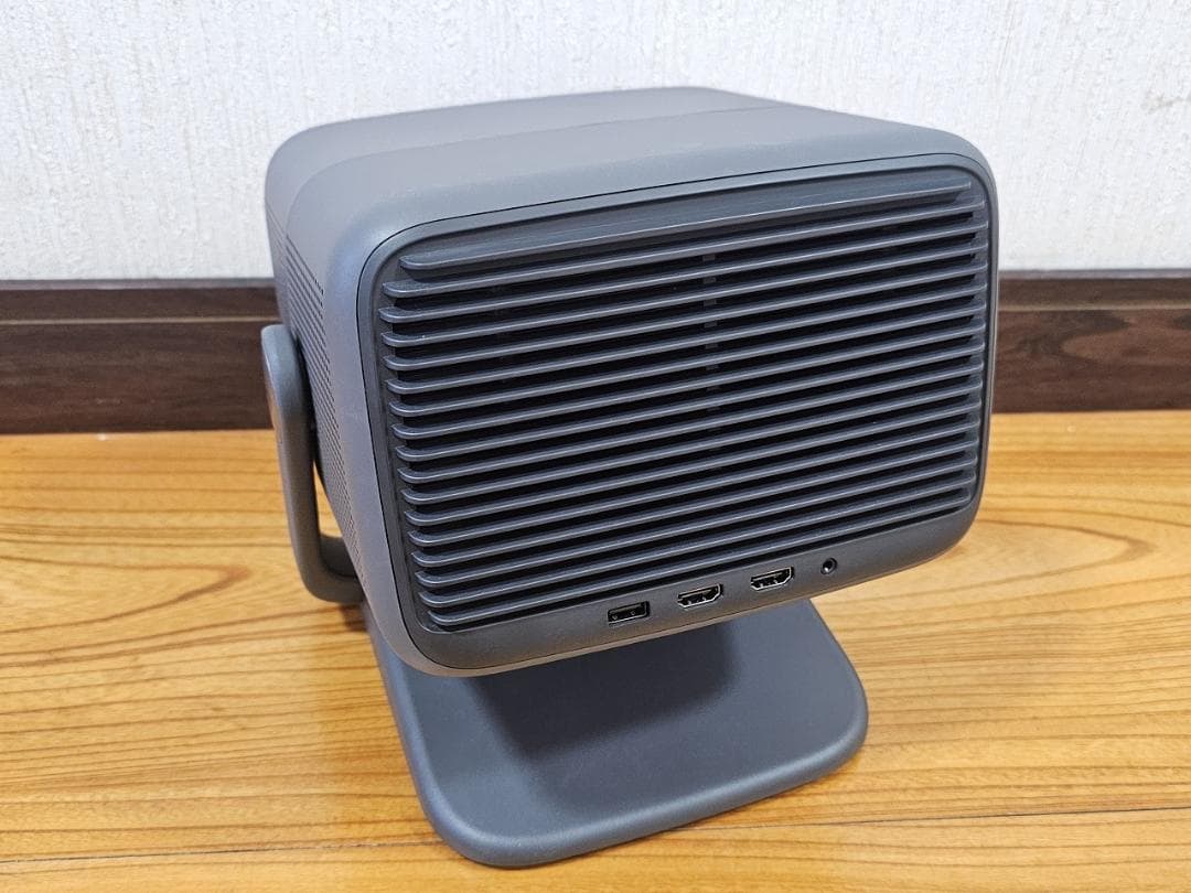 JMGO N1 Ultra 4K 3色レーザープロジェクター fire tv付属