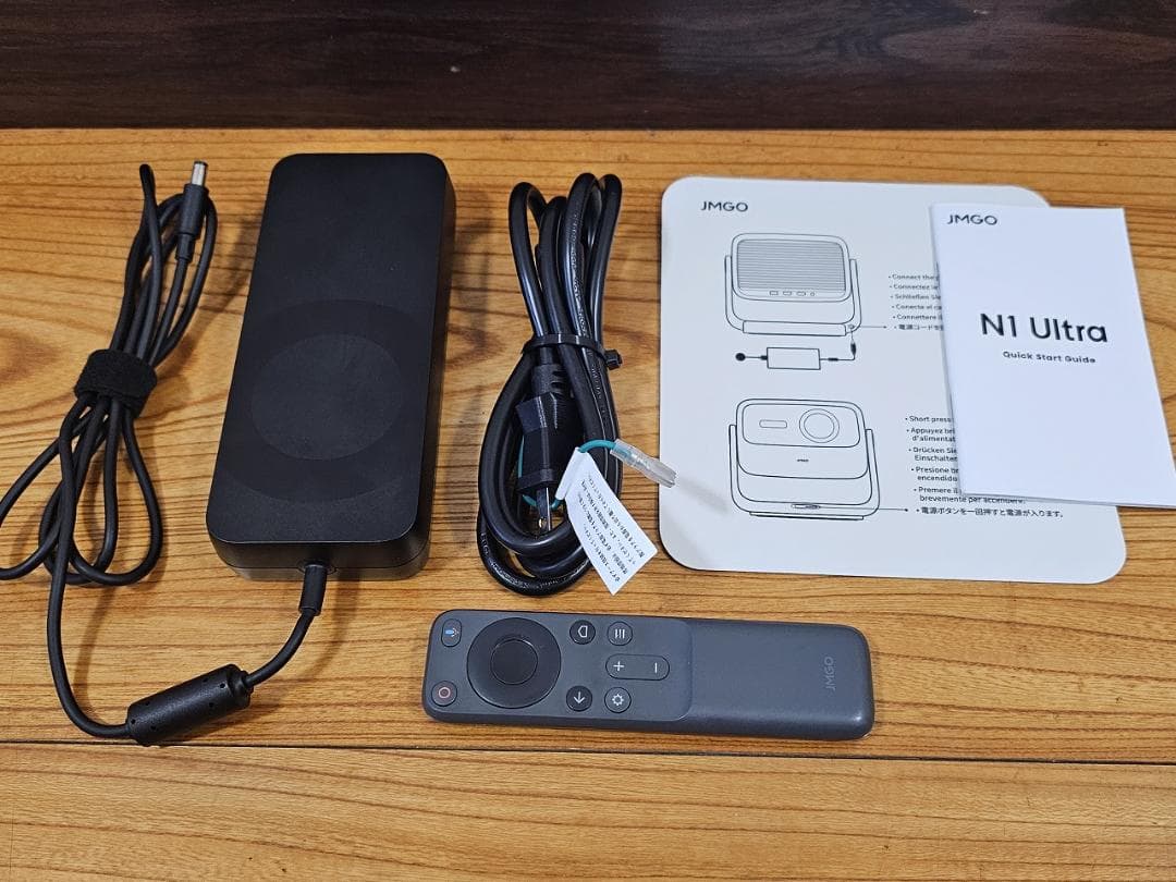 JMGO N1 Ultra 4K 3色レーザープロジェクター fire tv付属