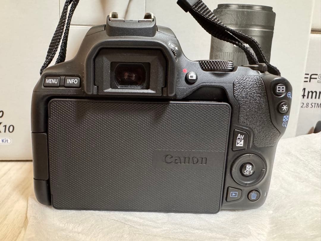 Canon EOS Kiss X10 ダブルズームキット+レンズ2本