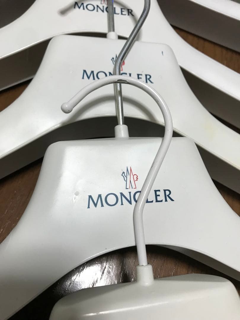 MONCLER 45 白 ハンガー 6本 収納 ラック メンズ レディース