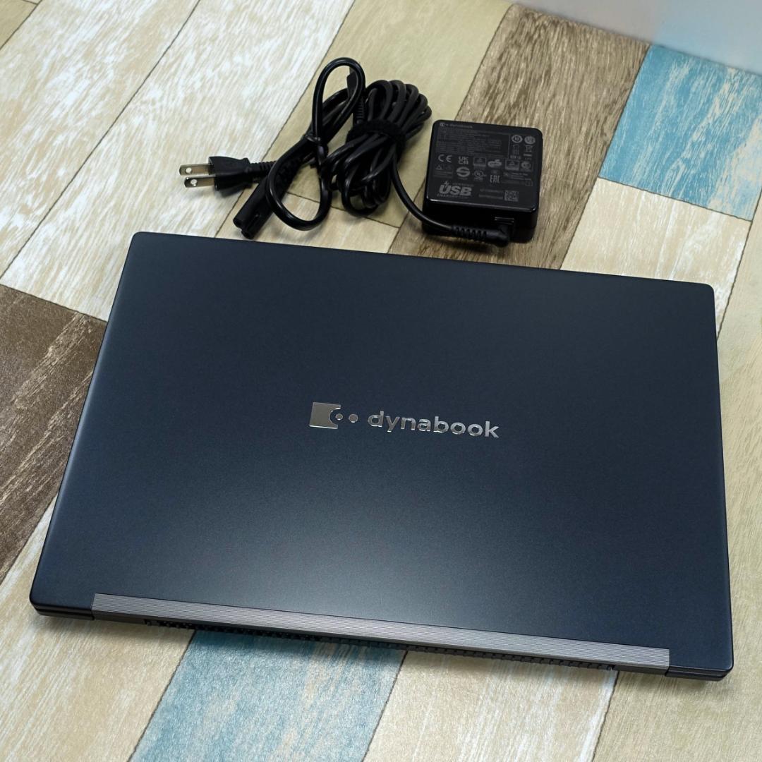 極美品✨最新モデルと同じデザインの超軽量神速モバイル✨１１世代コアｉ５✨ＩＧＺＯ