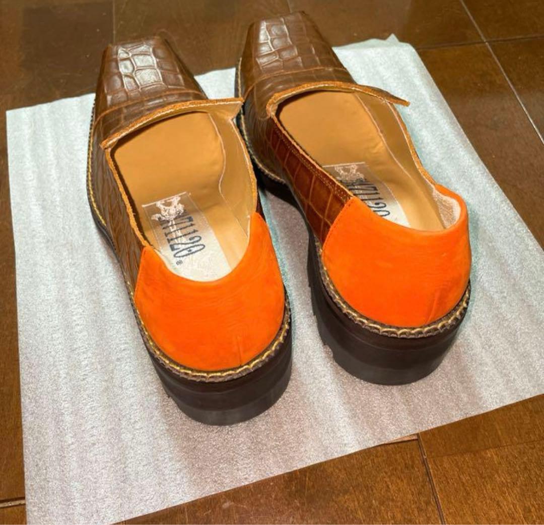 20471120 クロコ柄ツートン スクエアトゥローファー