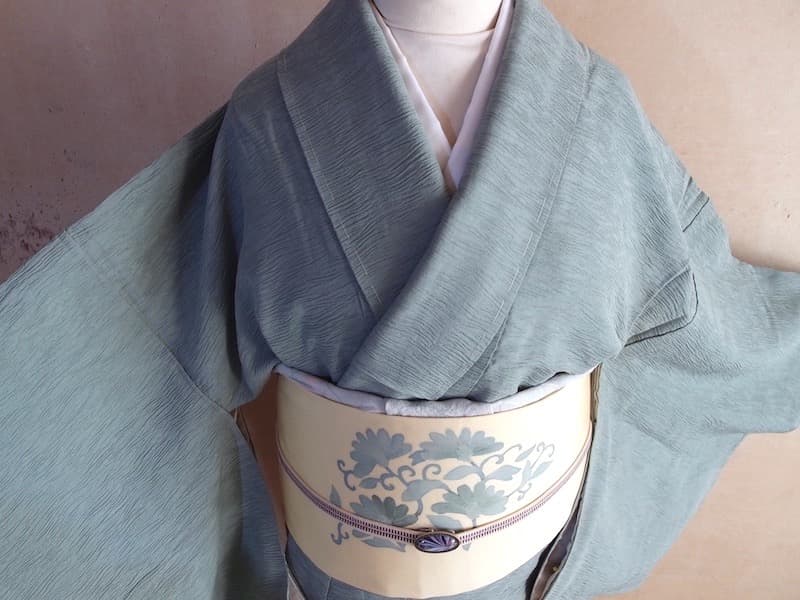 未使用　変わり織りの無地着物（くすみ灰青系）背紋無　美品