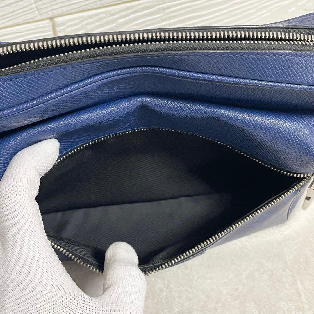 ルイヴィトン タイガラマ アウトドア メッセンジャーPM M30242