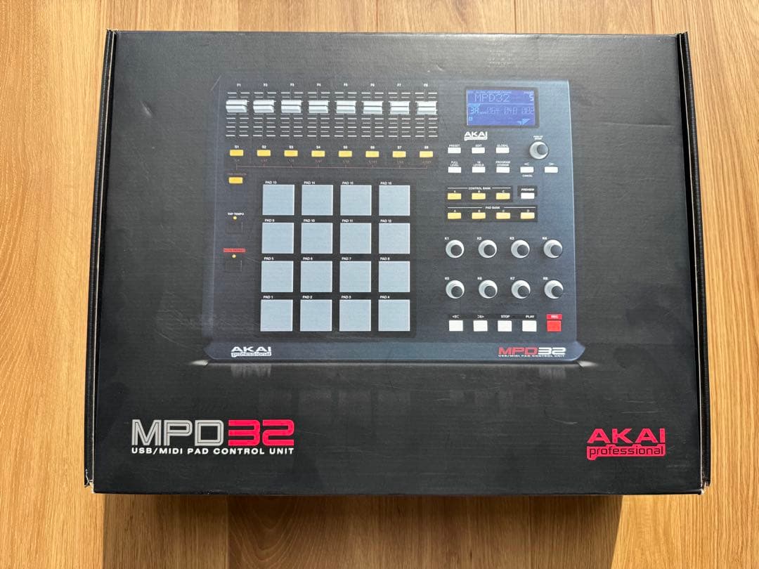 AKAI MPD32 MIDIコントローラー