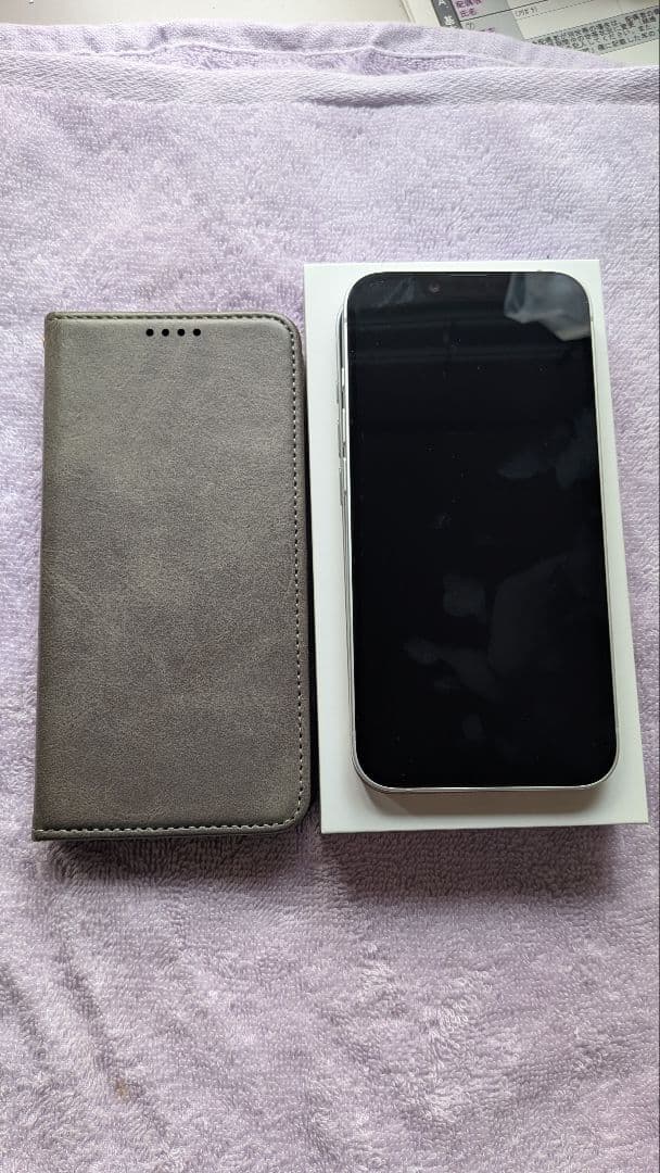 ｉＰｈｏｎｅ１６e１２８ギガ超美品２４時間以内発送。