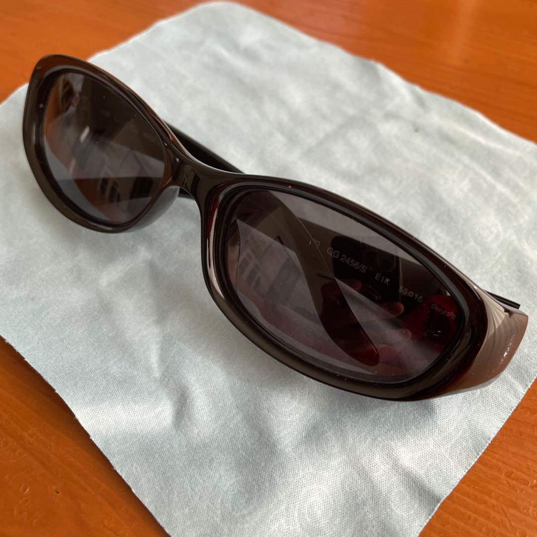 GUCCI GG 245/S ブラックサングラス